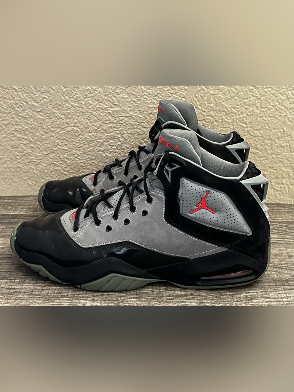 Jordan B'Loyal Grey Black Varsity Red Mid Top Sneakers Mens Size 10.5